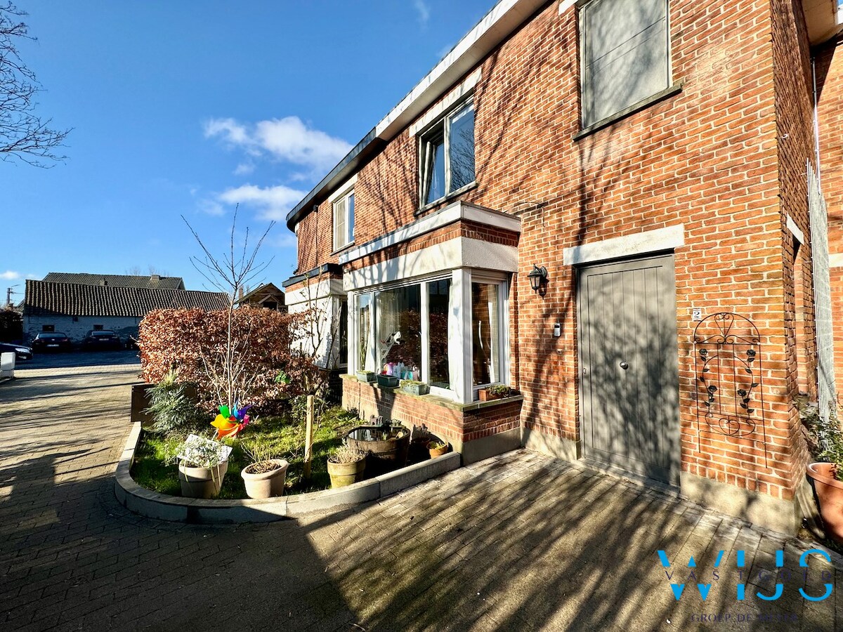 Instapklaar &amp; energiezuinig woonhuis met LOODS te Kluizen ! 