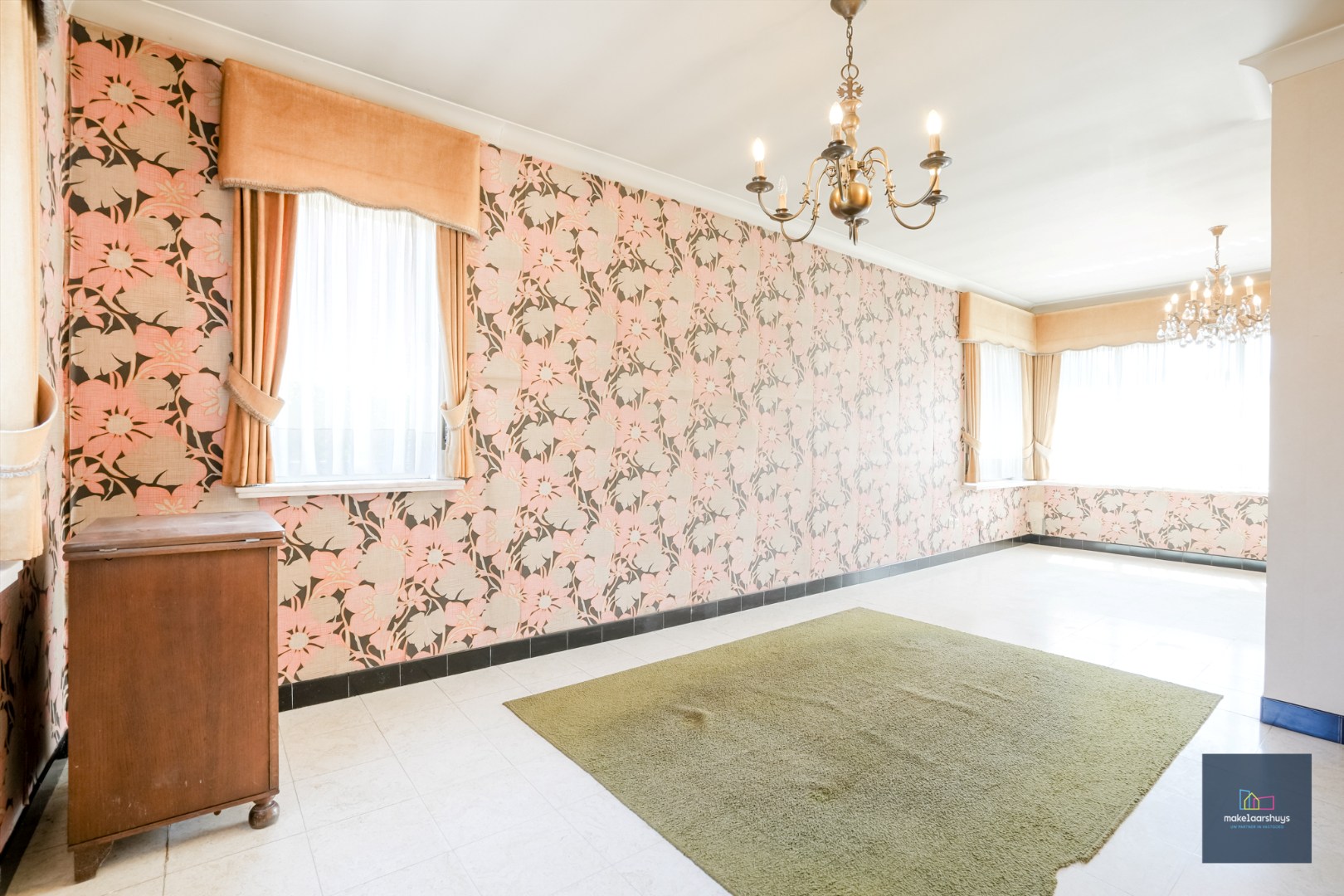 Te renoveren HOB met garage en bijgebouw op een mooi perceel 