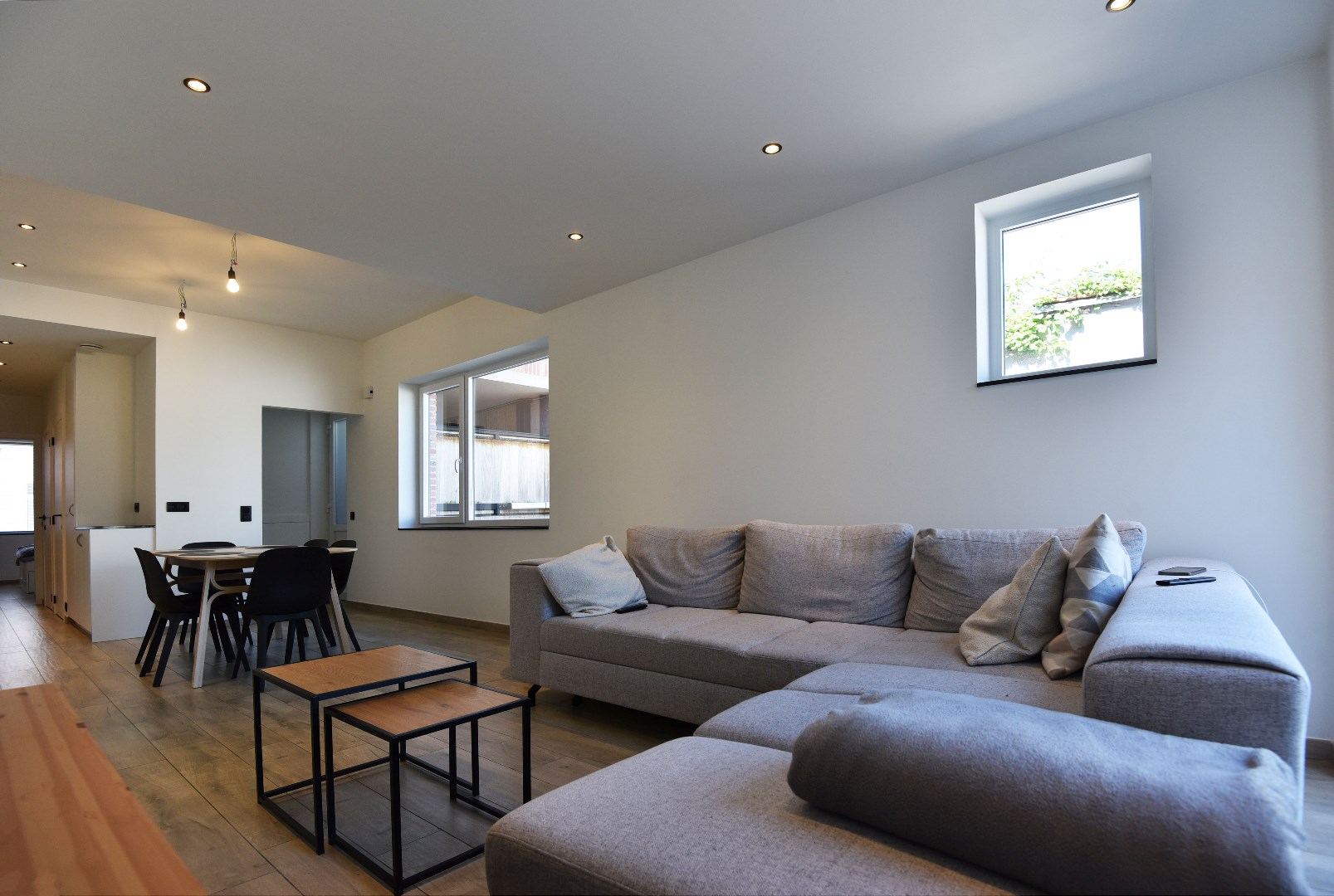 Gelijkvloers 1 slpk app. met terras en garage te centrum Maldegem 