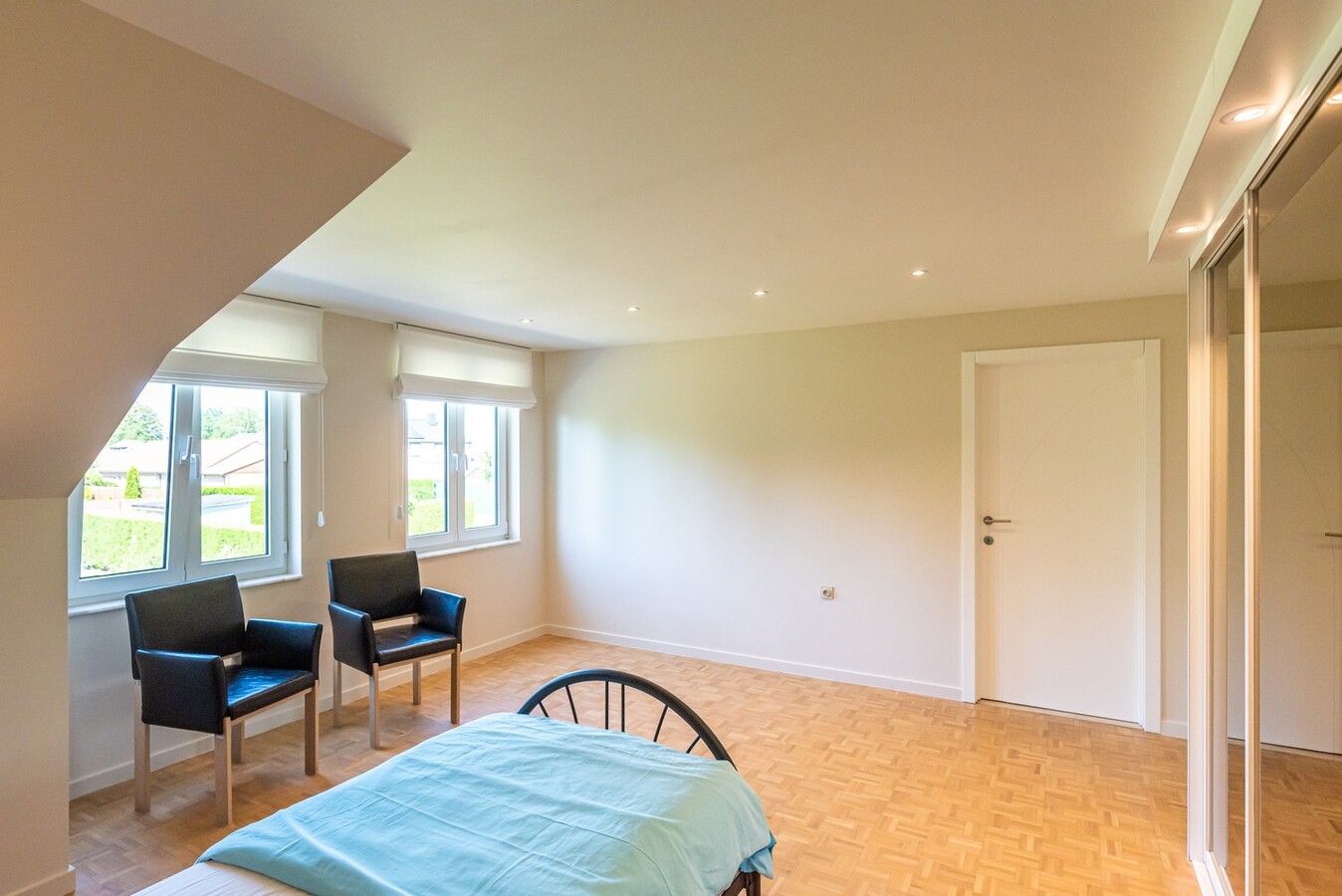 Stijlvol gerenoveerde woning in residentiële wijk op 1254 m² 