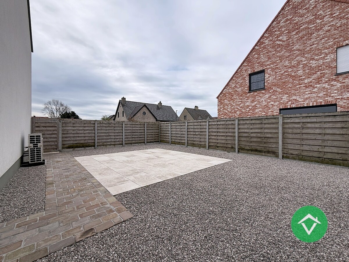 Instapklare woning met 3 slaapkamers en garage te Koekelare 