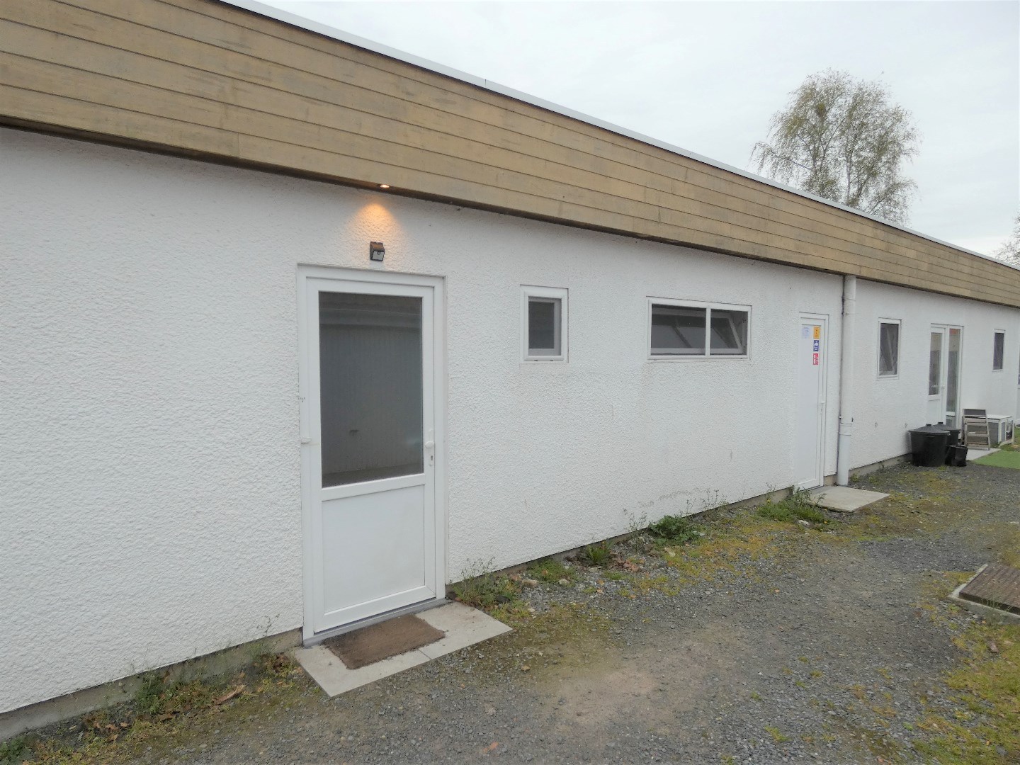 Gezellig appartement, gelijkvloers, met 1 slaapkamer en garage. 