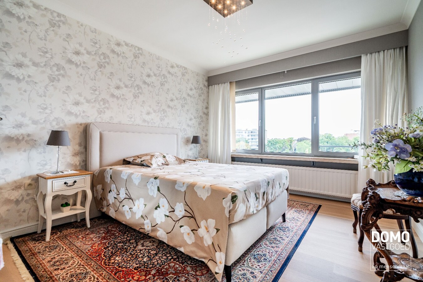 Stijlvol wonen in hartje Hasselt met een uniek uitzicht over het Kolonel Dusartplein 