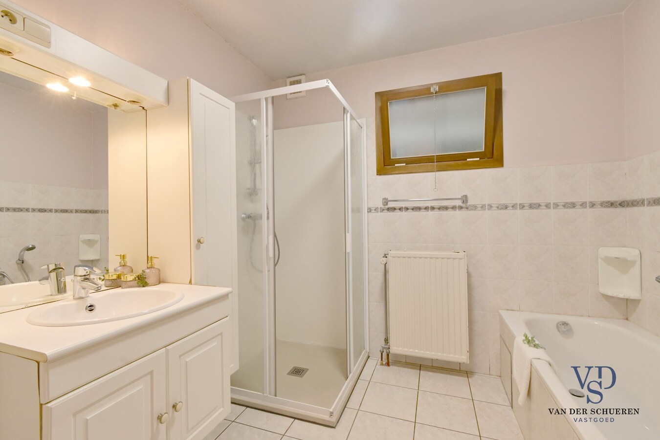 Tijdloze bungalow in een residentiële verkaveling 