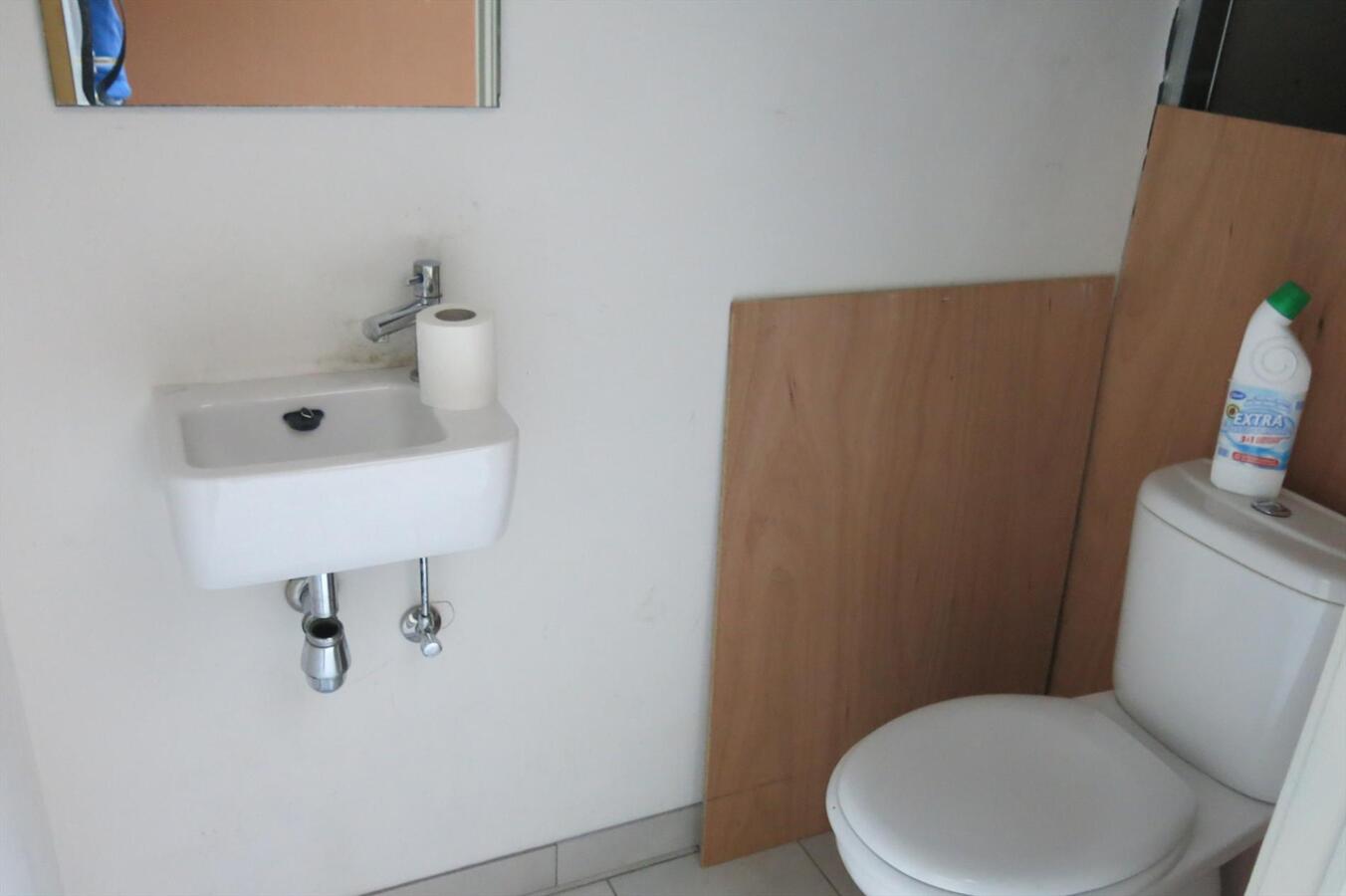 Handelgelijkvloers 75 m² - Centrum Ieper 