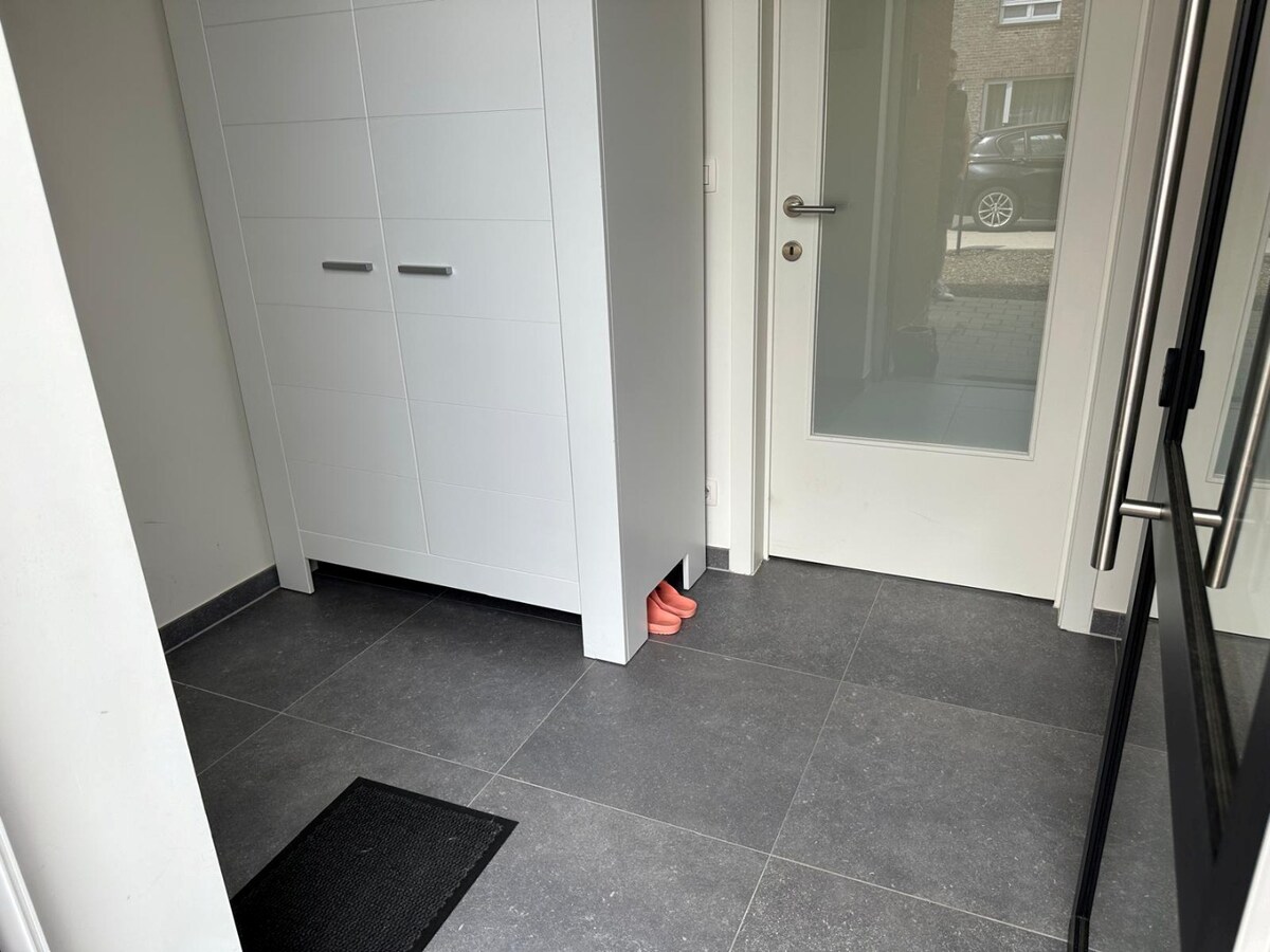 Rustig gelegen halfopen nieuwbouwwoning te Houthulst! 