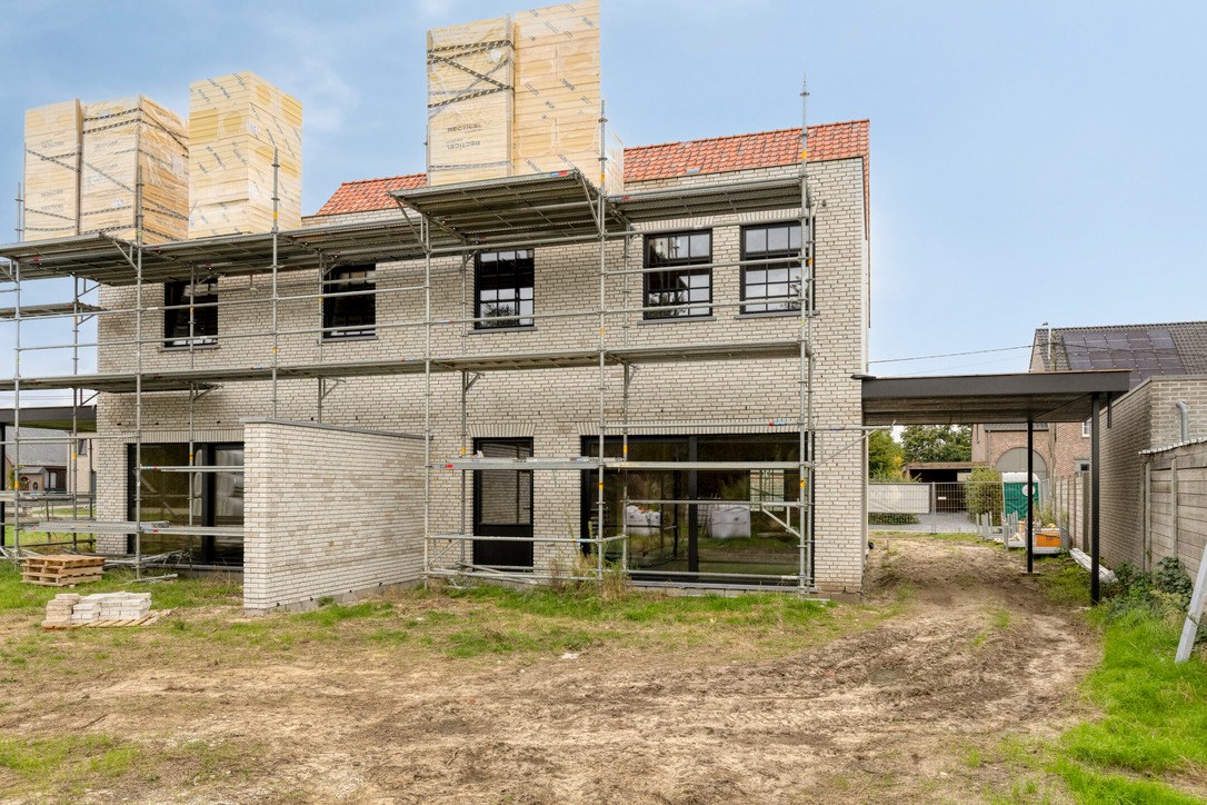 Ruime nieuwbouwwoning met 3-4 slpk. op een rustige ligging in Balen-Hulsen 