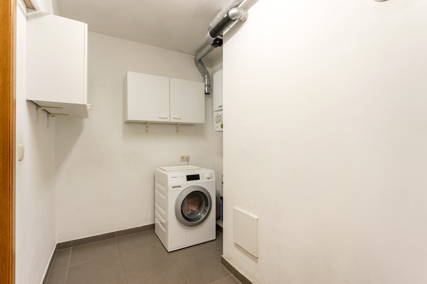 Appartement met 2 slpk, ruim terras en kelder 