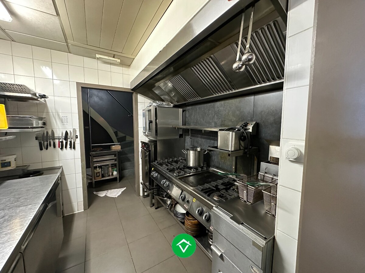 Combinatie wonen &amp; werken: horecazaak met woonst in Eernegem 