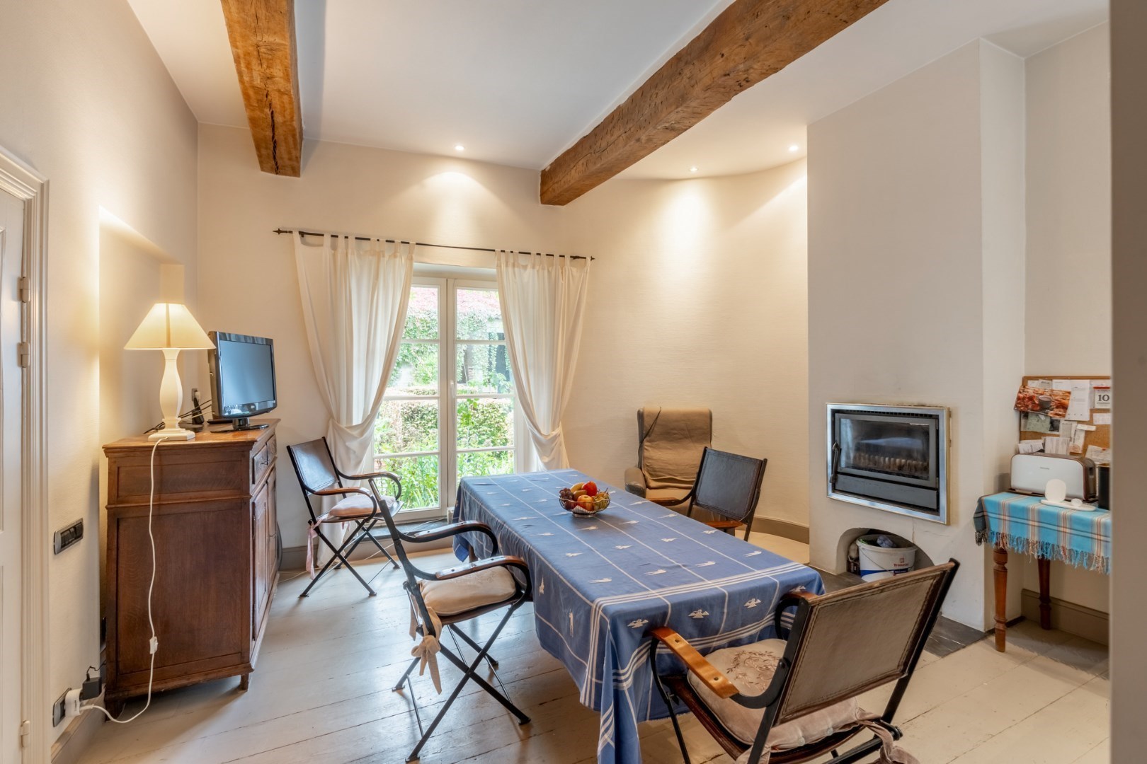 keuken met eetruimte