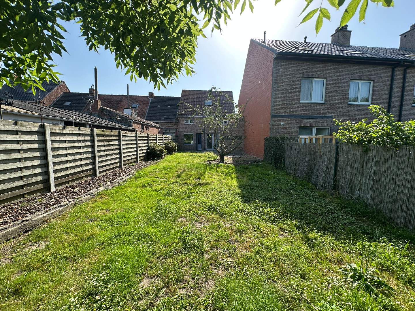 Woning met 3 slpk, terras en tuin, Eernegem 