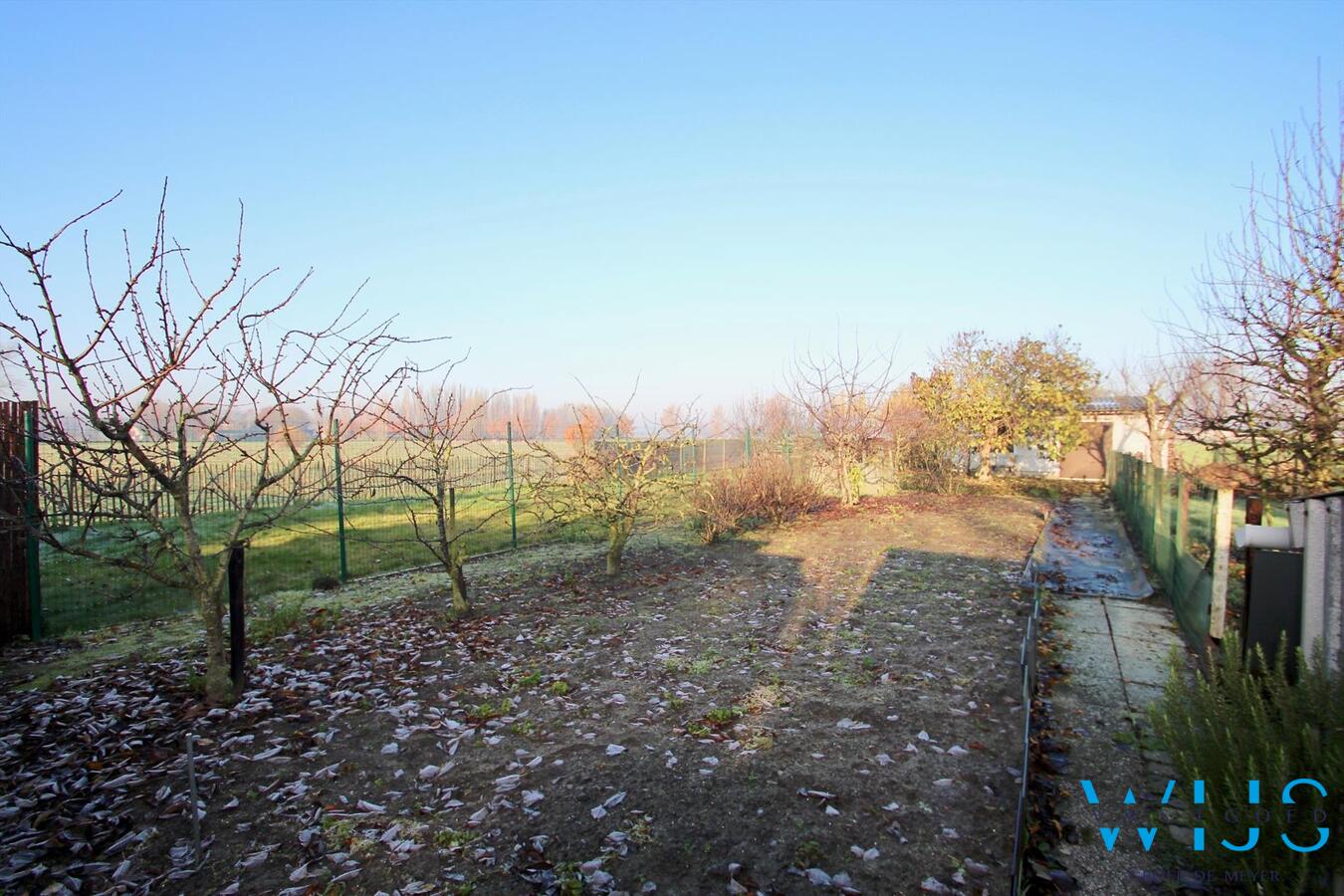 Zeer degelijk woonhuis op een ruim rustig perceel te Bassevelde ! 