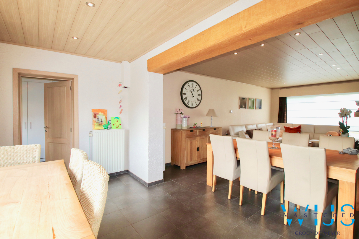 Instapklare gezinswoning met 3 slaapkamers &amp; ruime tuin te Zelzate! 