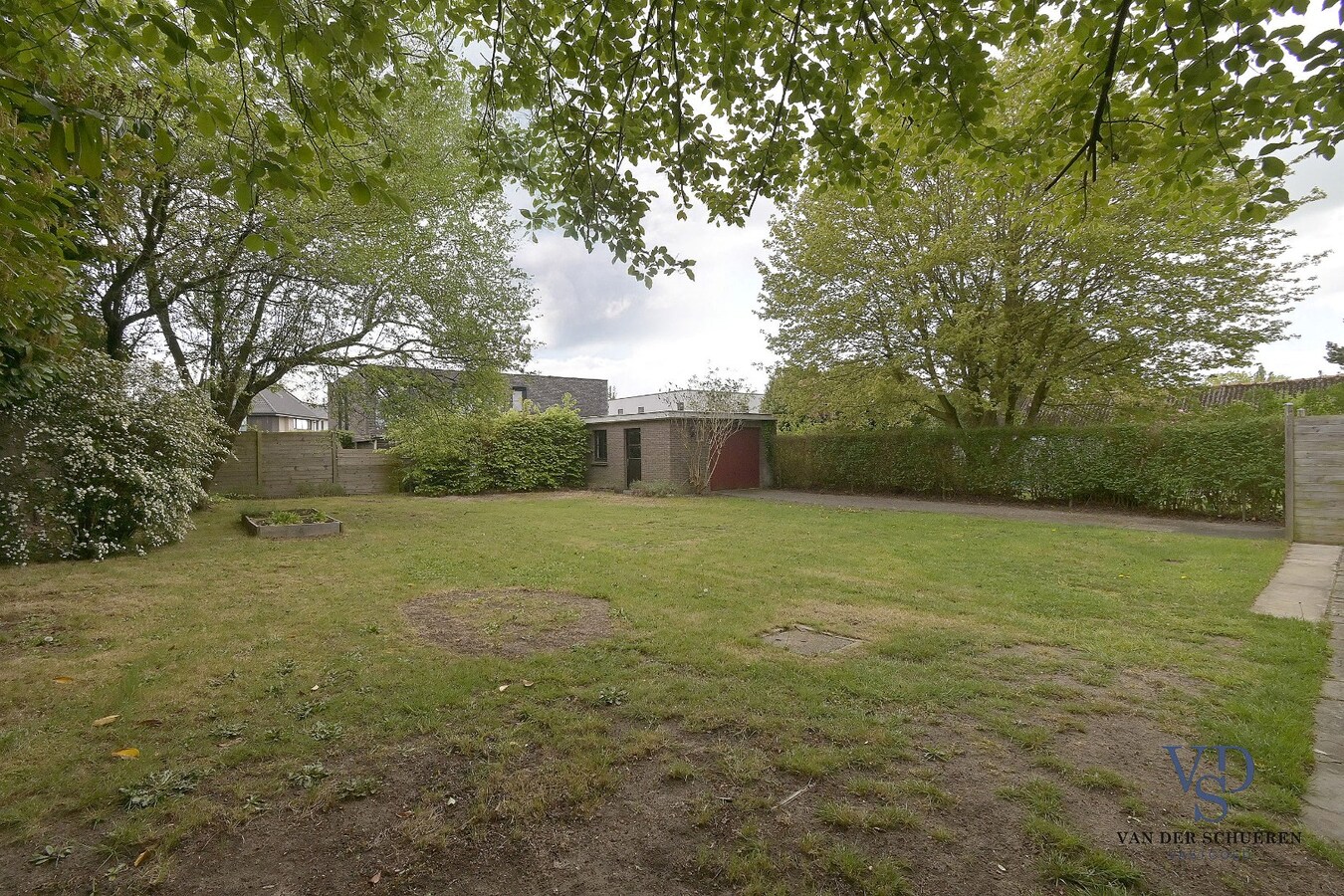 Degelijk, ruime villa. 