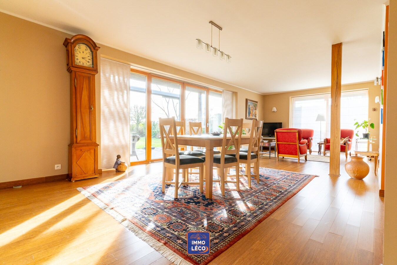 Villa "Semi Plain-Pied" érigée sur 1251m², double garage, parking 7 voitures, COUP DE COEUR ABSOLU ! 