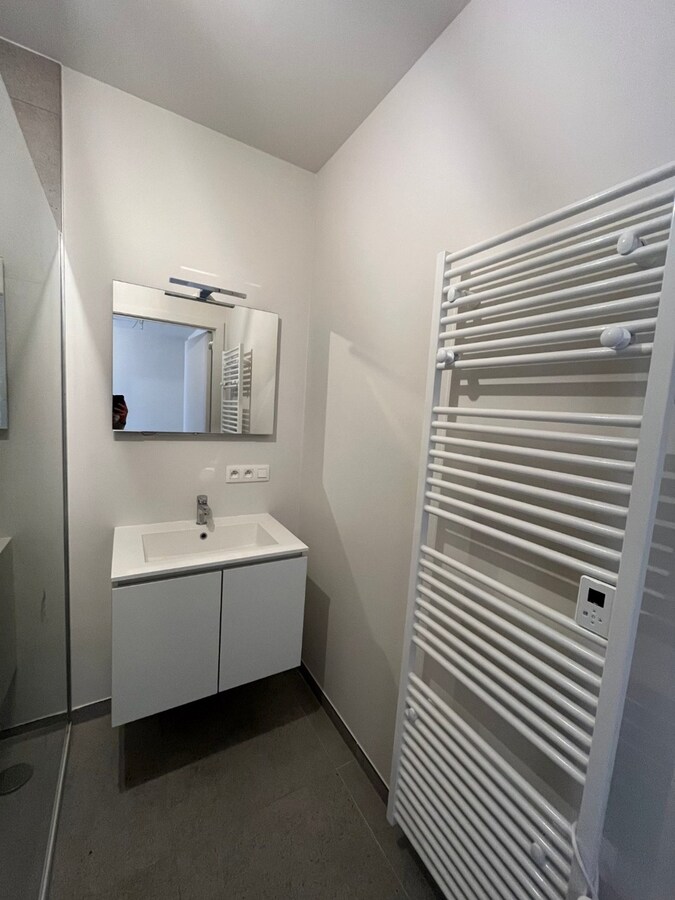 Recent appartement met zicht op het Egmontpark. 