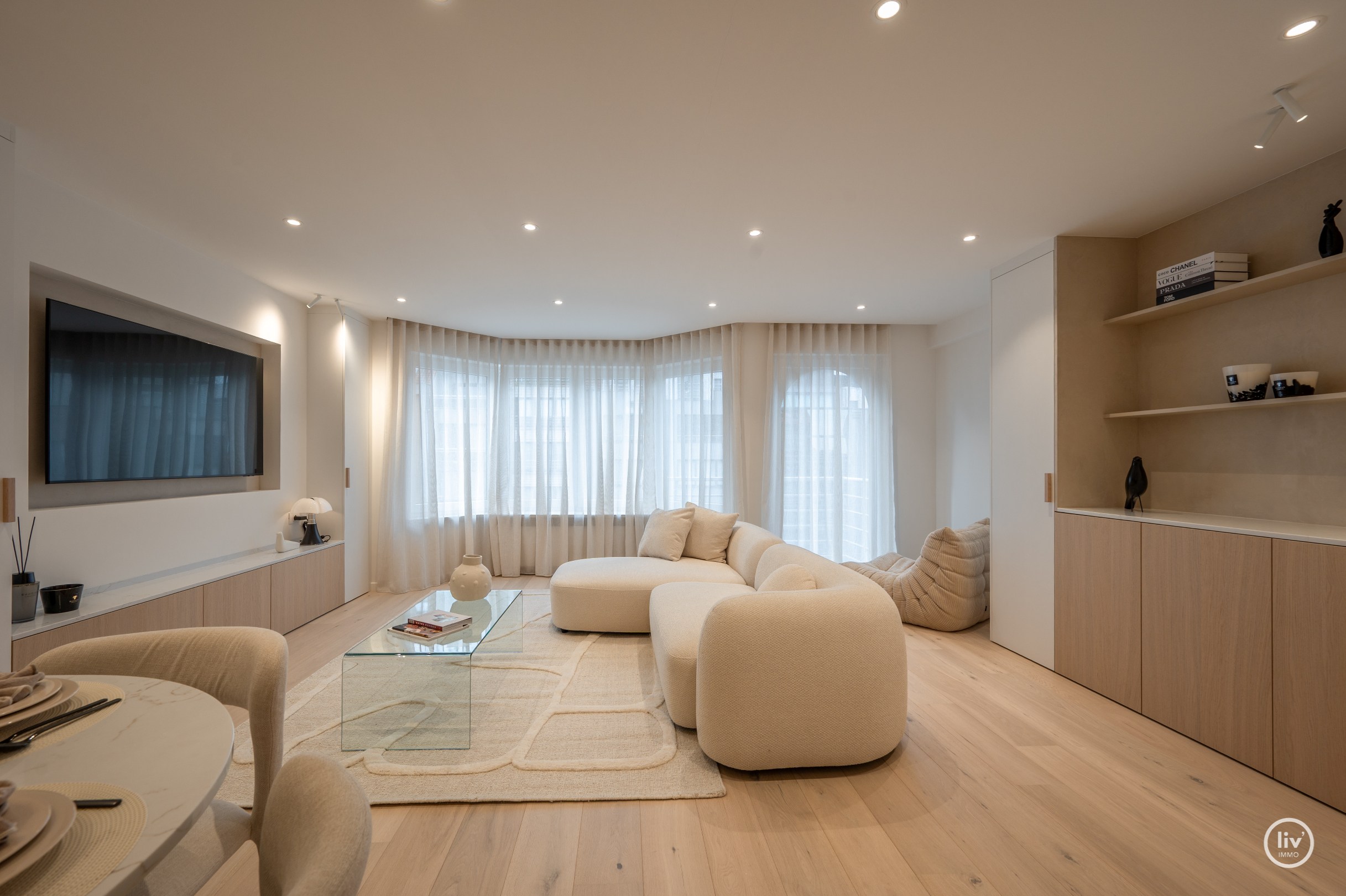 Volledig gerenoveerd en stijlvol appartement in het hart van Knokke in de  Lippenslaan. 