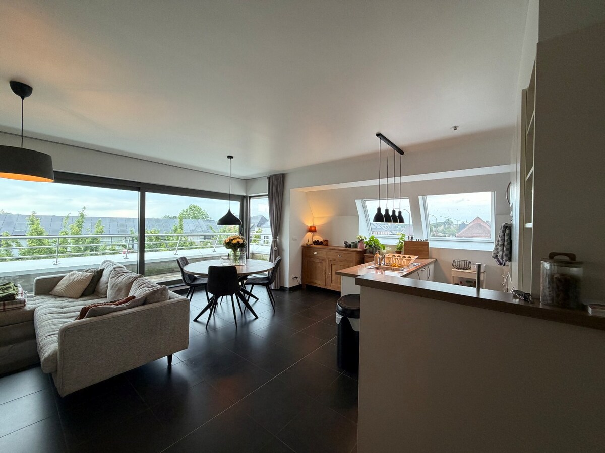 Luxueus dakappartement te Asper. 