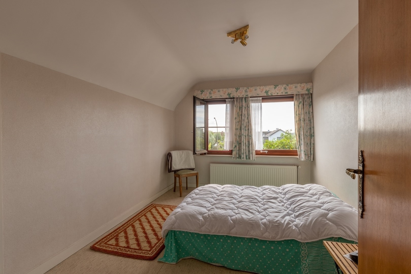 Statige, te moderniseren villa in een residentiële wijk - Blankenberge 