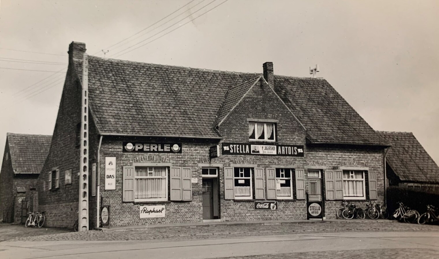 Prachtige hoeve bestaande uit woning met diverse bijgebouwen 
