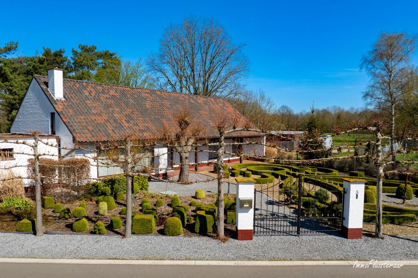 Rustig gelegen woning met bijgebouwen op ca. 3.990 m2 te Balen (Optie aankoop aanpalend weiland van ca. 8.235 m2) 