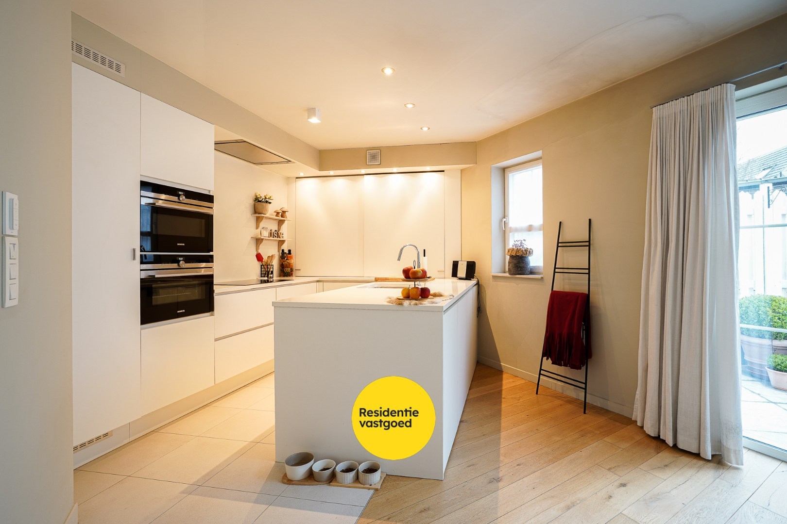 Luxueus appartement met 2 slaapkamers en ruim terras op centrale ligging 