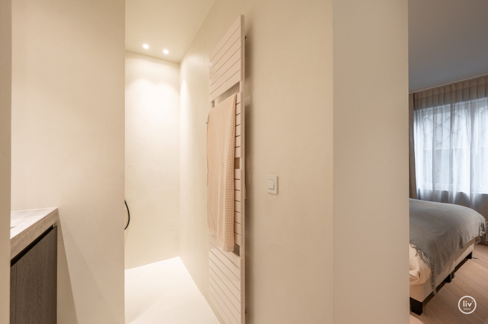 Magnifiek gerenoveerd appartement van 150 m² met open zicht op de Heilighartl kerk – Dumortierlaan, Knokke 