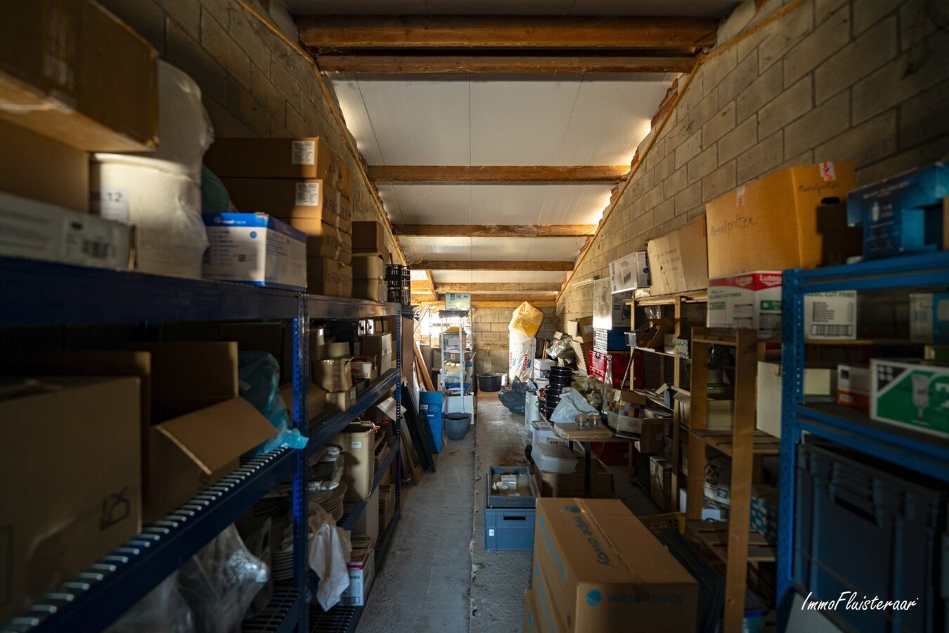 Unieke eigendom met paardenaccommodatie op 33.647 m² in Menen 