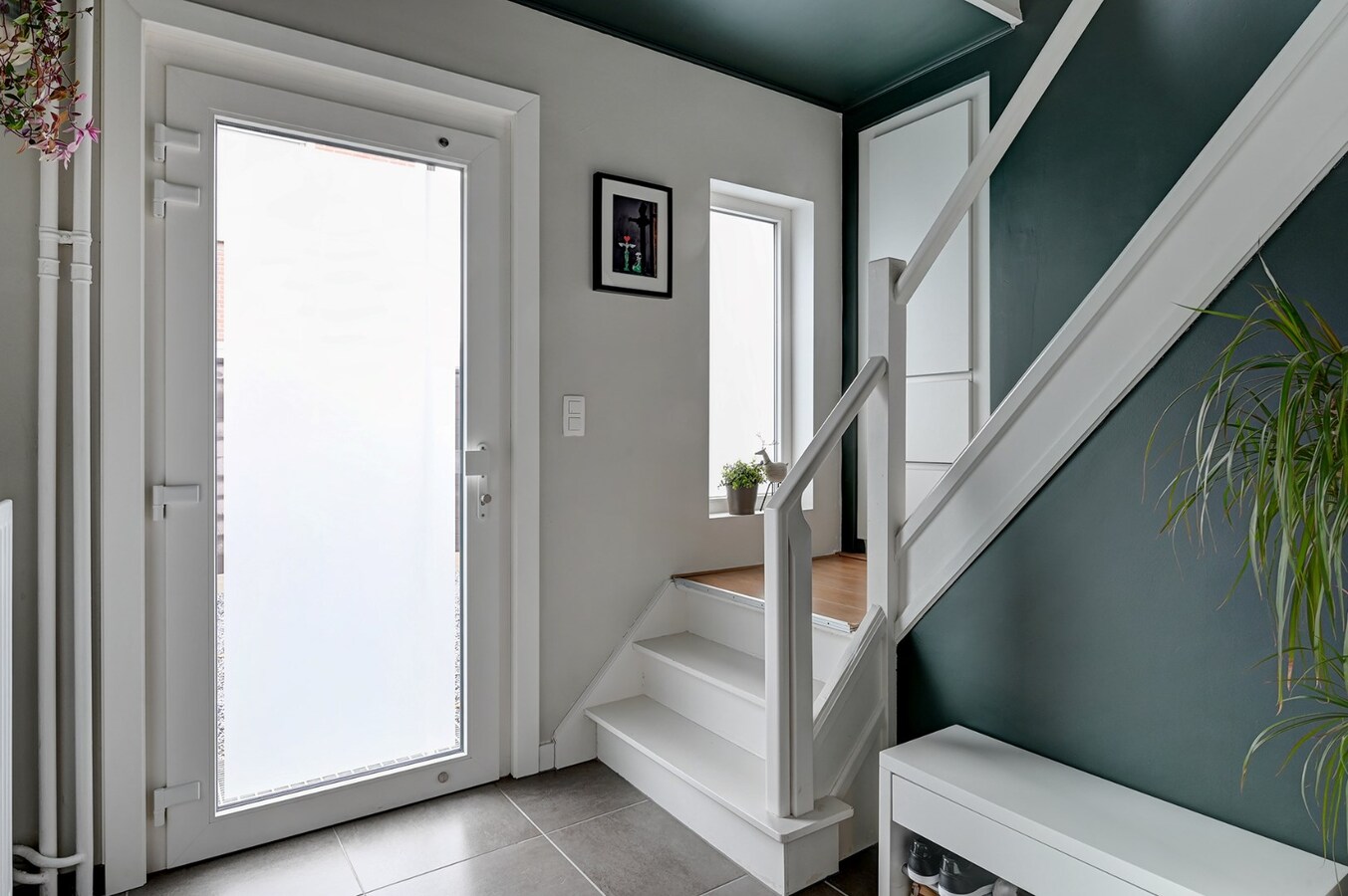 Totaal gerenvoveerde, charmante, halfopen woning met tuin, terras en garage in Kuringen (Hasselt ) 