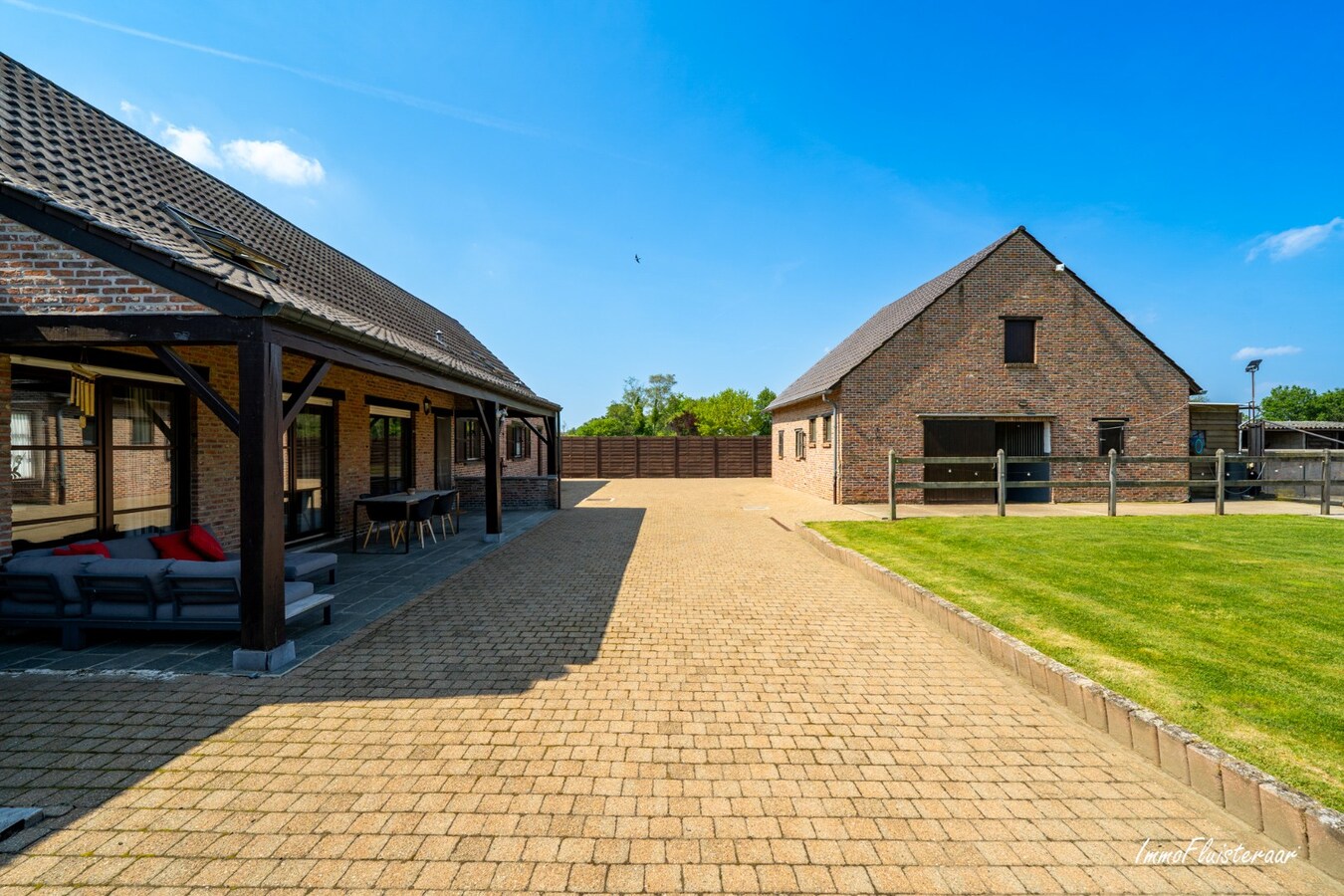 Idyllische langgevelhoeve met stalgebouw op ca. 16.473 m² te Lier    BEZOEKDAG OP AFSPRAAK ZATERDAG 20 JUNI 10U-14U 