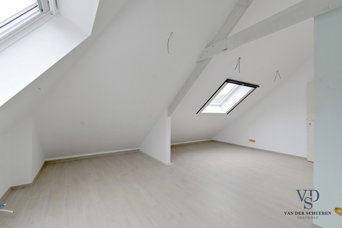 Degelijke, goed gelegen woning. 