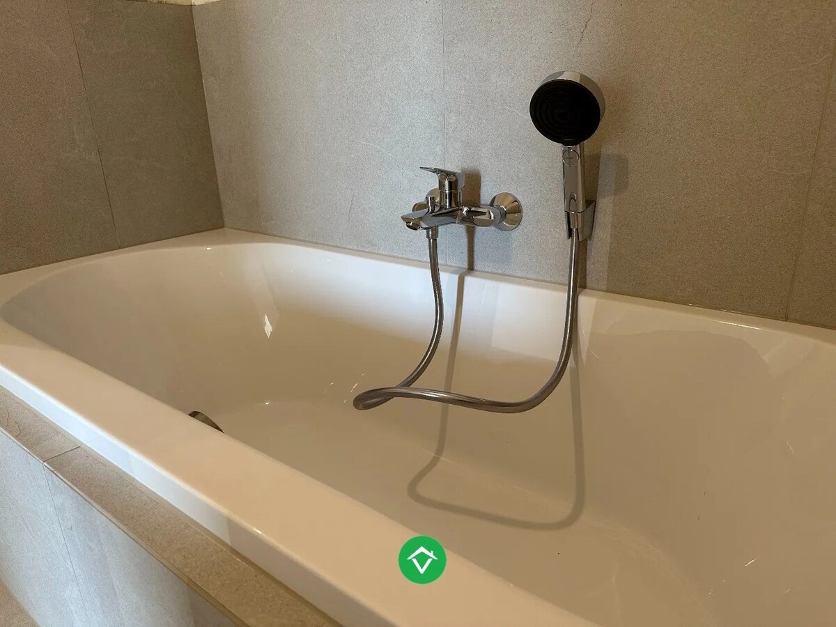 Half-open nieuwbouwwoning met 4 slaapkamers en tuin te Ichtegem 