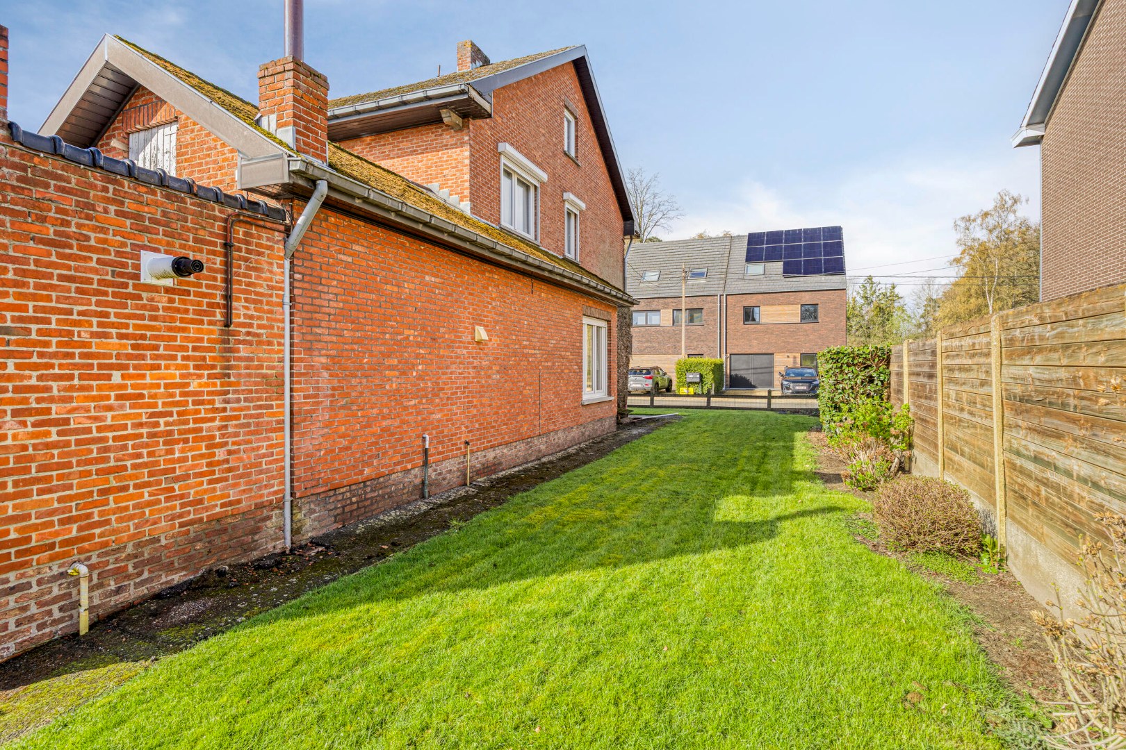 Te renoveren woning met 4 slpk. in het centrum van Geel-Winkelomheide 