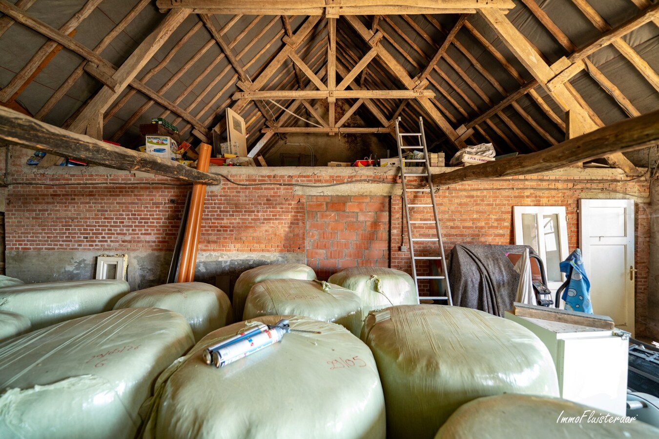 Prachtige langgevelhoeve met charmante schuur en paardenfaciliteiten op ca. 1,8 ha te Ravels. (BEZOEKDAG OP 08/08 VAN 10U TOT 14U) 