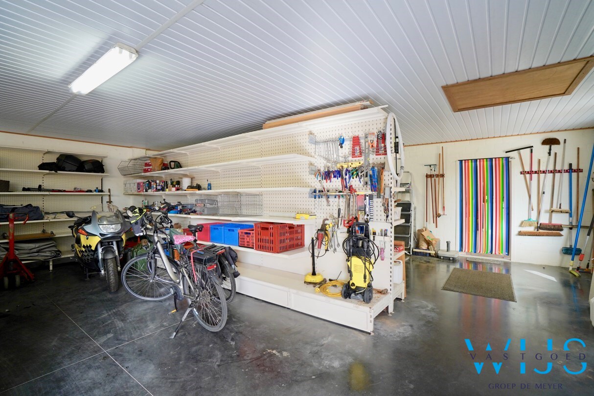 Multifunctioneel woonhuis met magazijn/praktijkruimte te ERTVELDE ! 