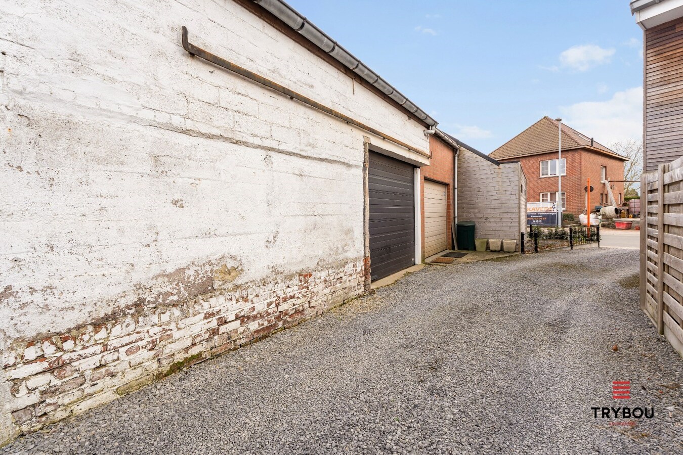 Uiterst ruime woning met garage in het centrum van Kortemark 