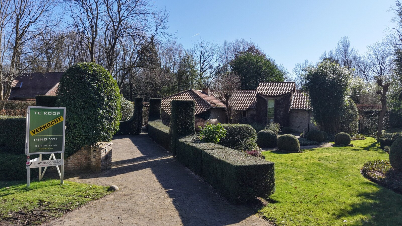 Vlassak-Verhulst villa in Spaanse stijl op een Zuid-perceel van 1.883 m² te Schilde - 's Gravenwezel "Hof ter Linden" 
