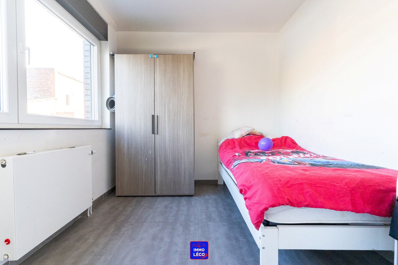 Maison rénovée 3 façades avec terrasse et garage, idéal 1er achat/investissement ! 