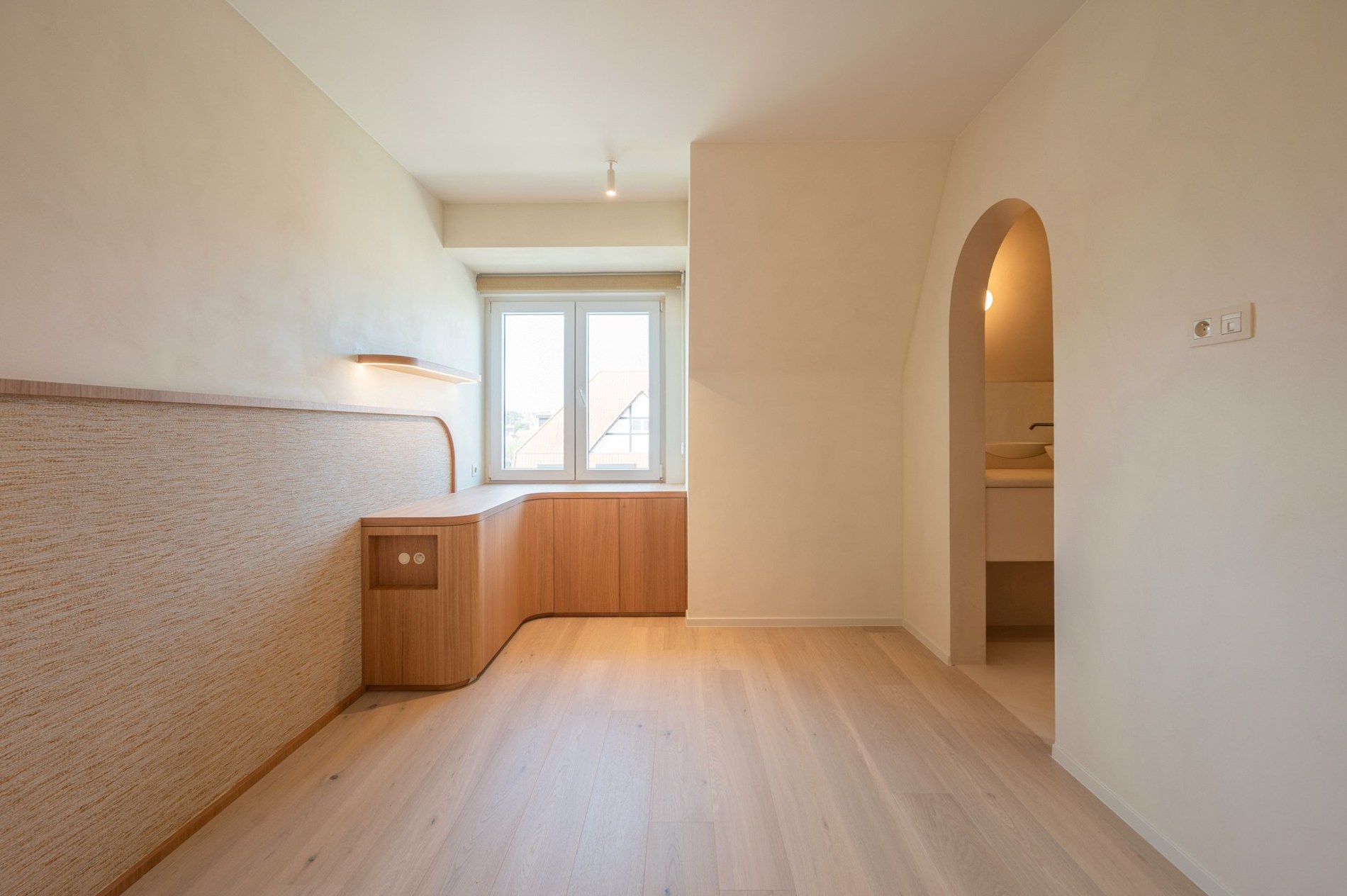 Klassevol appartement gelegen in een charmante villaresidentie in het Zoute. 