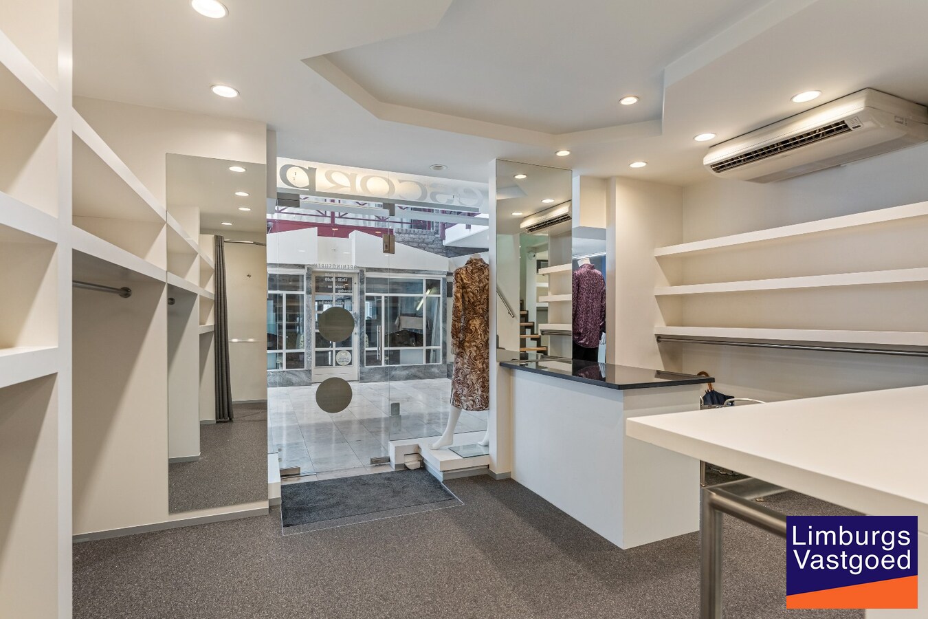 Commercieel uitstekend gelegen handelspand, 90m² 