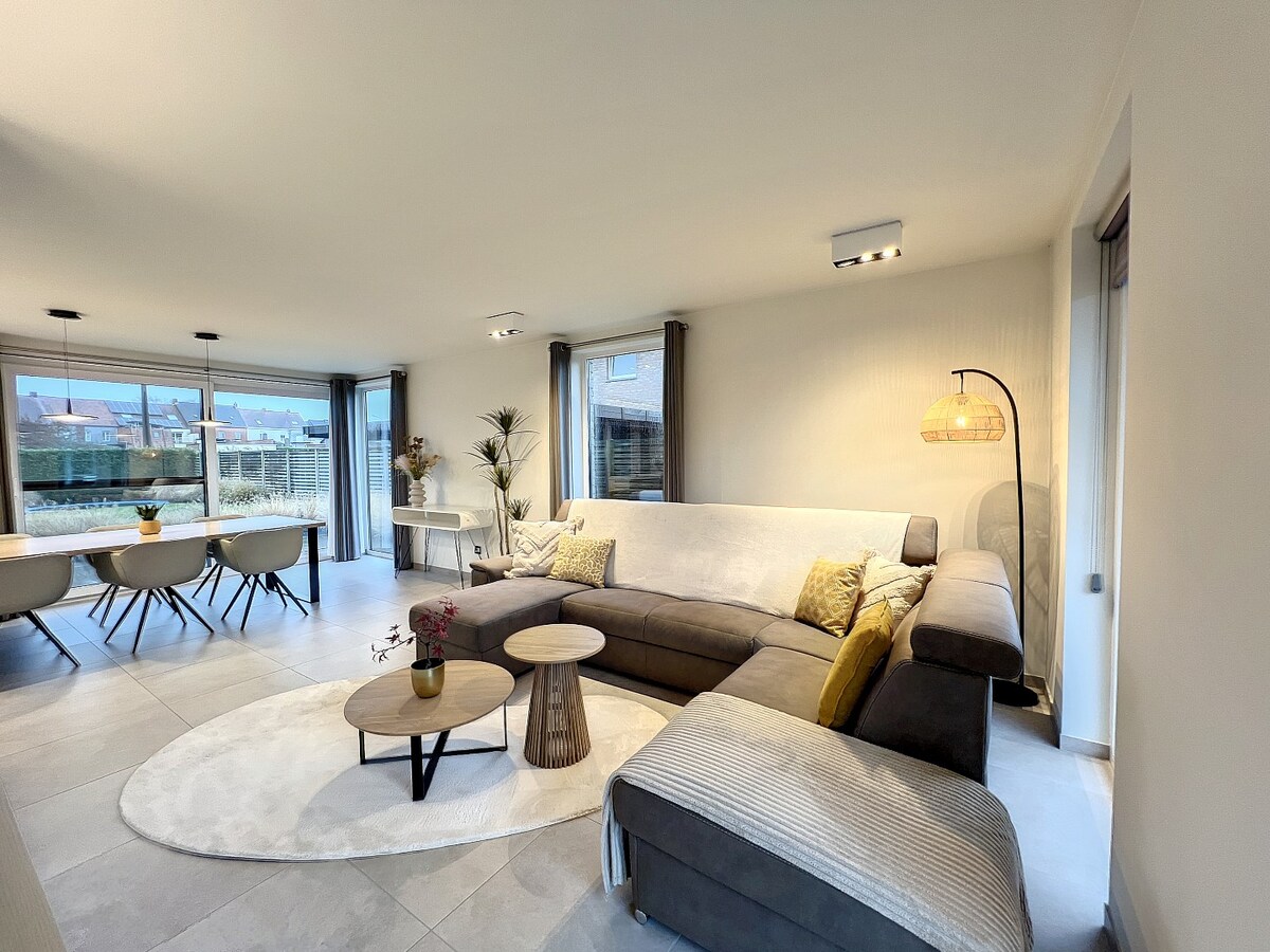 Prachtige instapklare woning met vier slaapkamers in een aangename wijk te Roeselare (Beitem). 