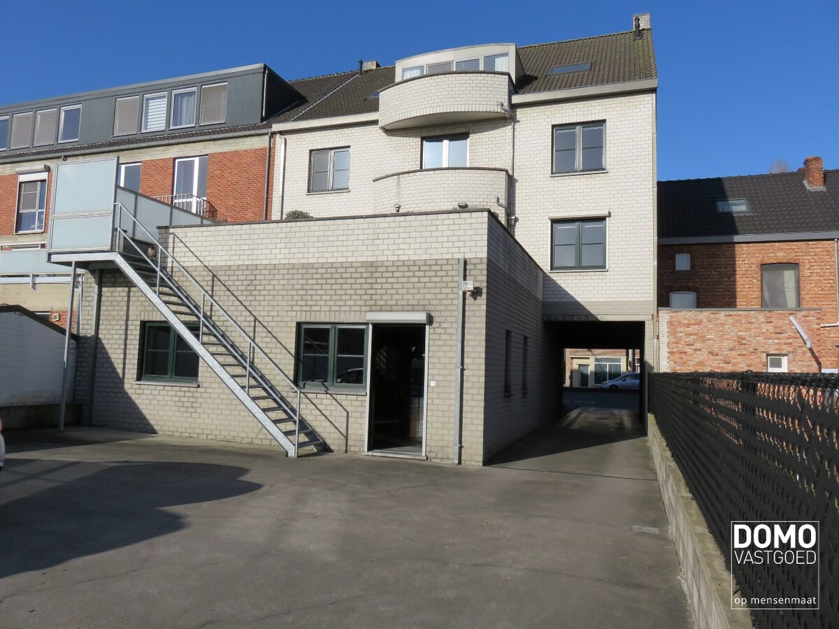 GUNSTIG GELEGEN OPBRENGSTEIGENDOM TE HASSELT 