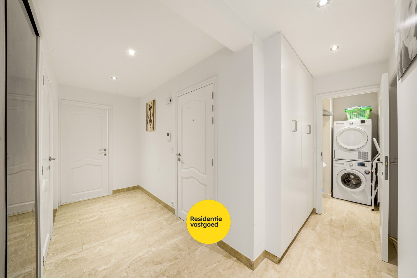 Ruim appartement met 3 slaapkamers, 2 terrassen, garage en staanplaats in Oostende 