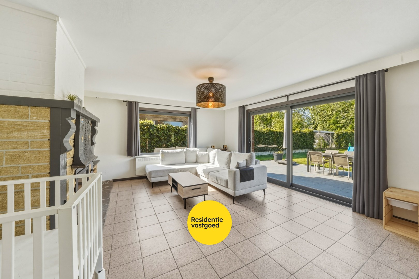 Instapklare ruime bungalow met zongerichte tuin in hartje Oudenburg! 