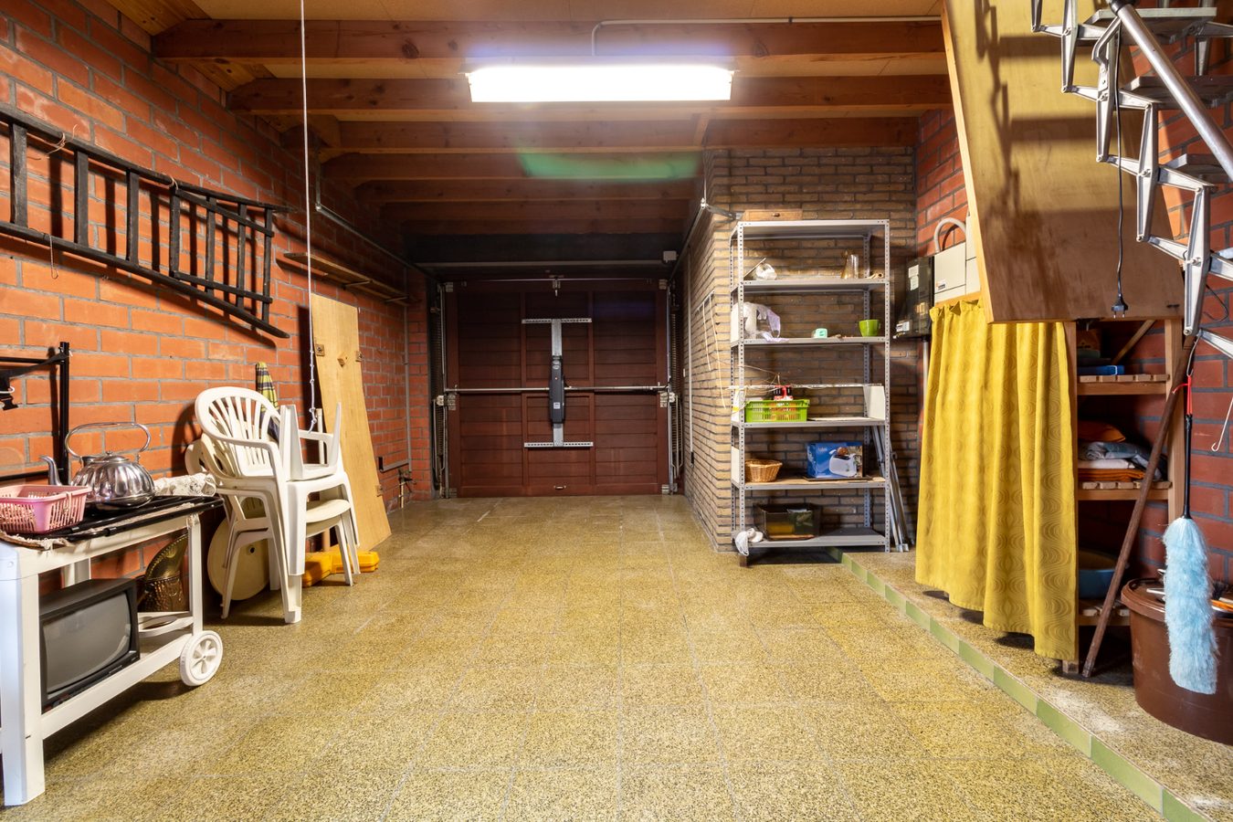 Vrijstaande woning op 696 m² op centrale locatie te Koekelare 