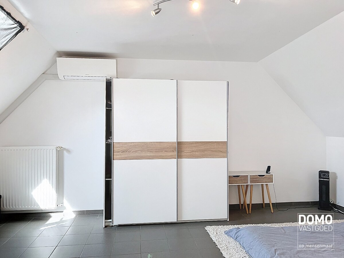 RUIM DUPLEXAPPARTEMENT MET 3 SLAAPKAMERS TE LUMMEN 