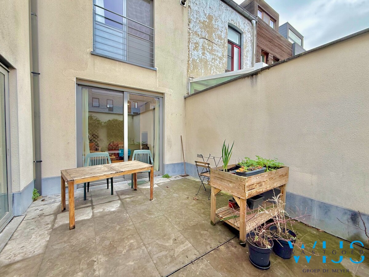 Prachtig woonhuis vlakbij het station Gent-Sint Pieters! 