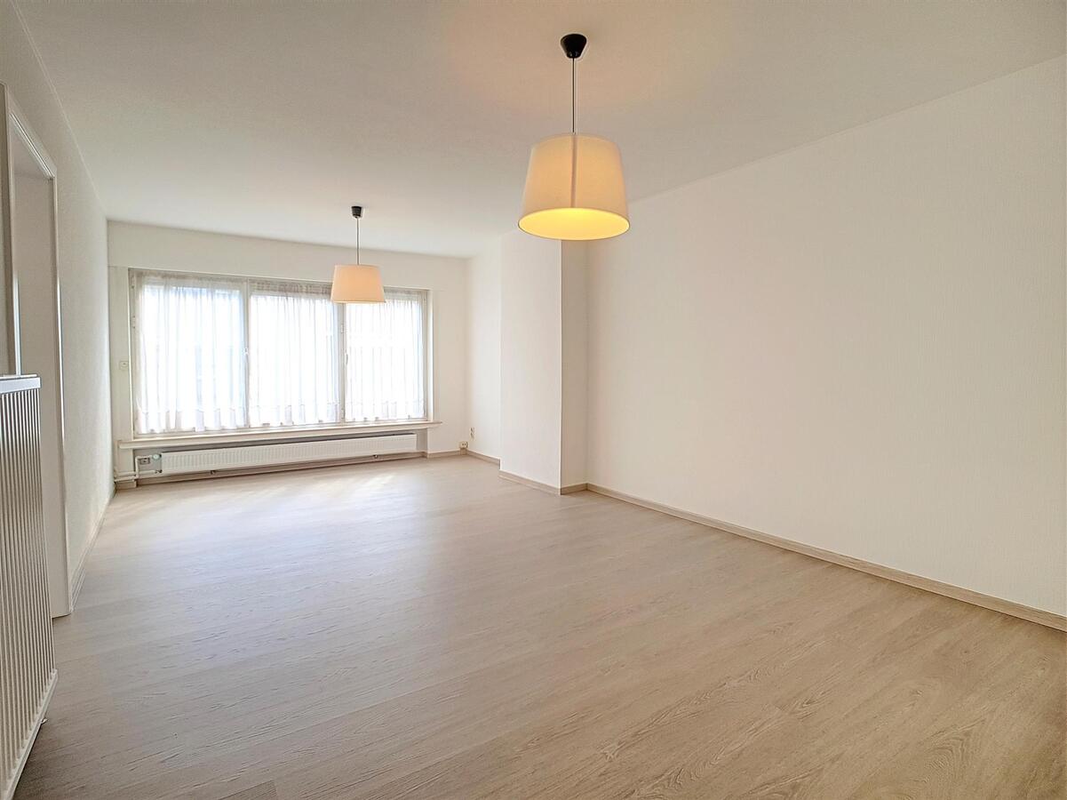 Leuk, lichtrijk appartement op rustige ligging vlakbij het centrum - Heist 