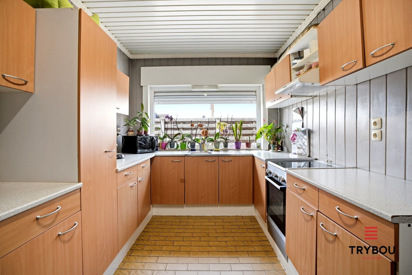 Rustig gelegen woning met 3 slaapkamers, garage en zolder in Houthulst 
