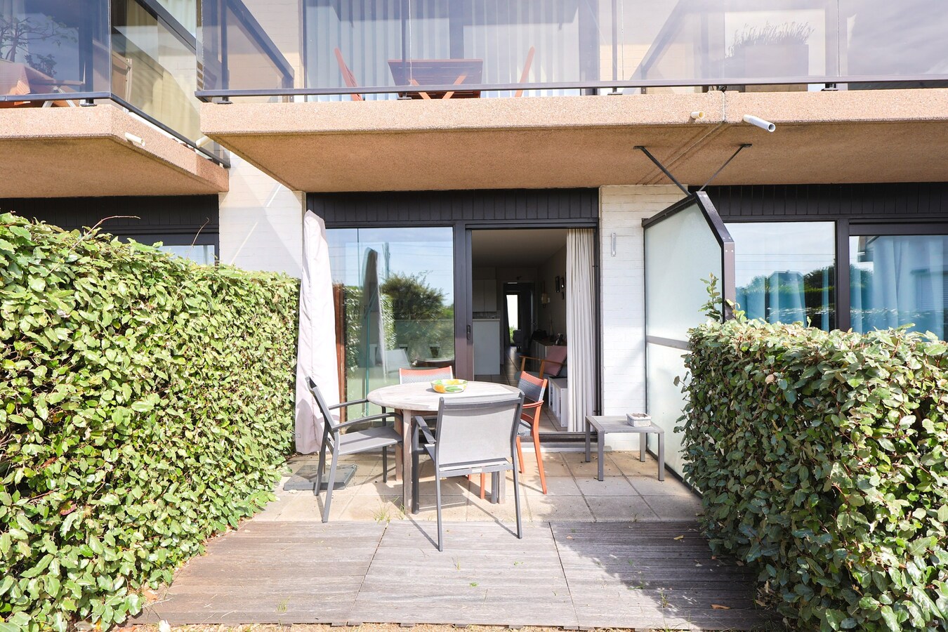 Instapklaar gelijkvloers appartement op wandelafstand van de Zeedijk en het strand! 